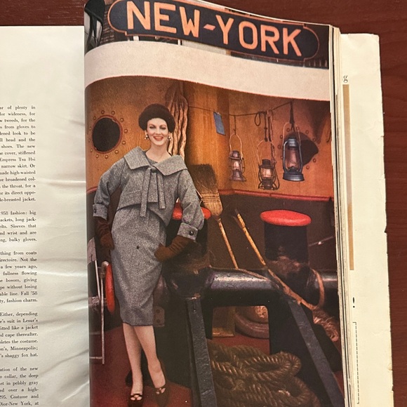 Vintage Harper's Bazaar Magazine September 1958 - Picture 7 of 10